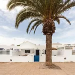 Апартаменты Luxury Sea Front Iii *