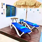 Luxury Sea Front Iii شقة *