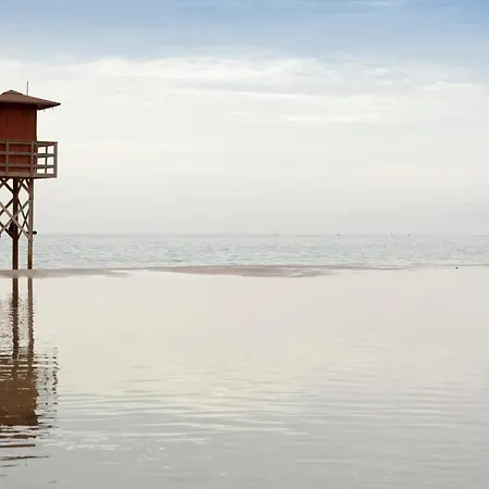 Luxury Sea Front Iii Apartmán *